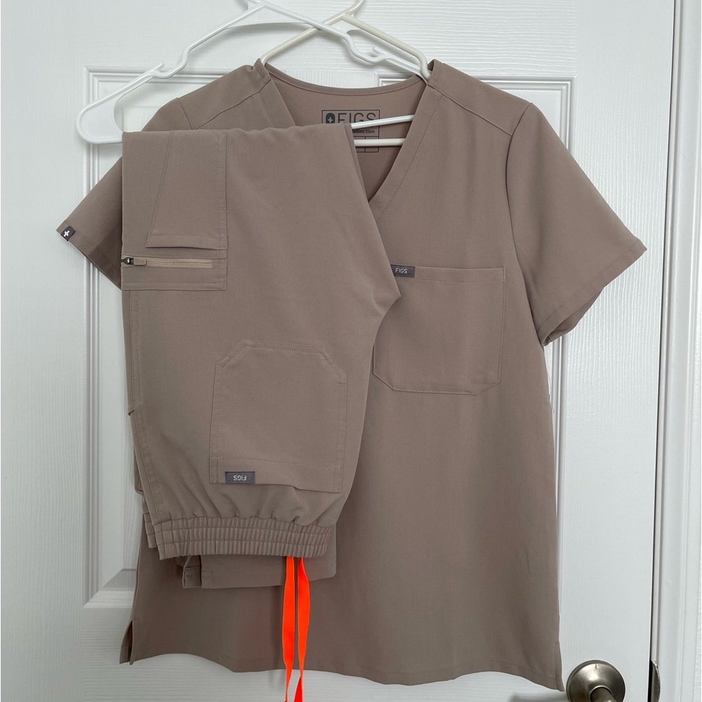 FIGS Small Catarina top + Small Petite Yola pants (Boulder)